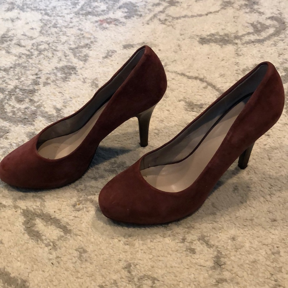 Nine West “Enhancingo” purple pumps